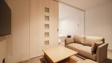 Basic Triple Room | Free WiFi, bed sheets