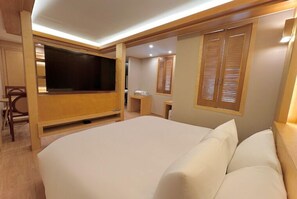 Chambre Double Deluxe, baignoire | Coffres-forts dans les chambres, Wi-Fi gratuit, draps fournis