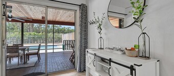 4 BR Luxurious Equestrian Pool Home on 2 Acres