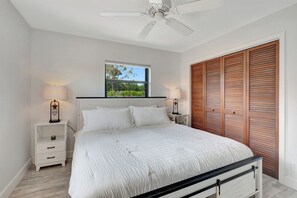 4 bedrooms, iron/ironing board, travel crib, WiFi - 4 BR Luxurious Equestrian Pool Home on 2 Acres (Wellington)