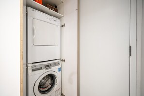 Interior - Beautiful Unit in Downtown Vancouver (Vancouver)
