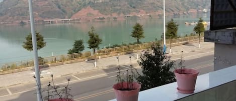 Vue depuis lâhĂ©bergement
