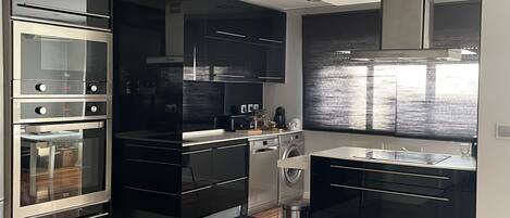 Micro-ondas, fogão, cooktop, lava-louças