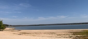 Waterfront family vacation home at Eufala. Sleeps 14. Newly remodeled. Amazing. 