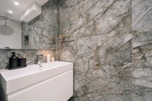 Kostenlose Toilettenartikel, Haartrockner
