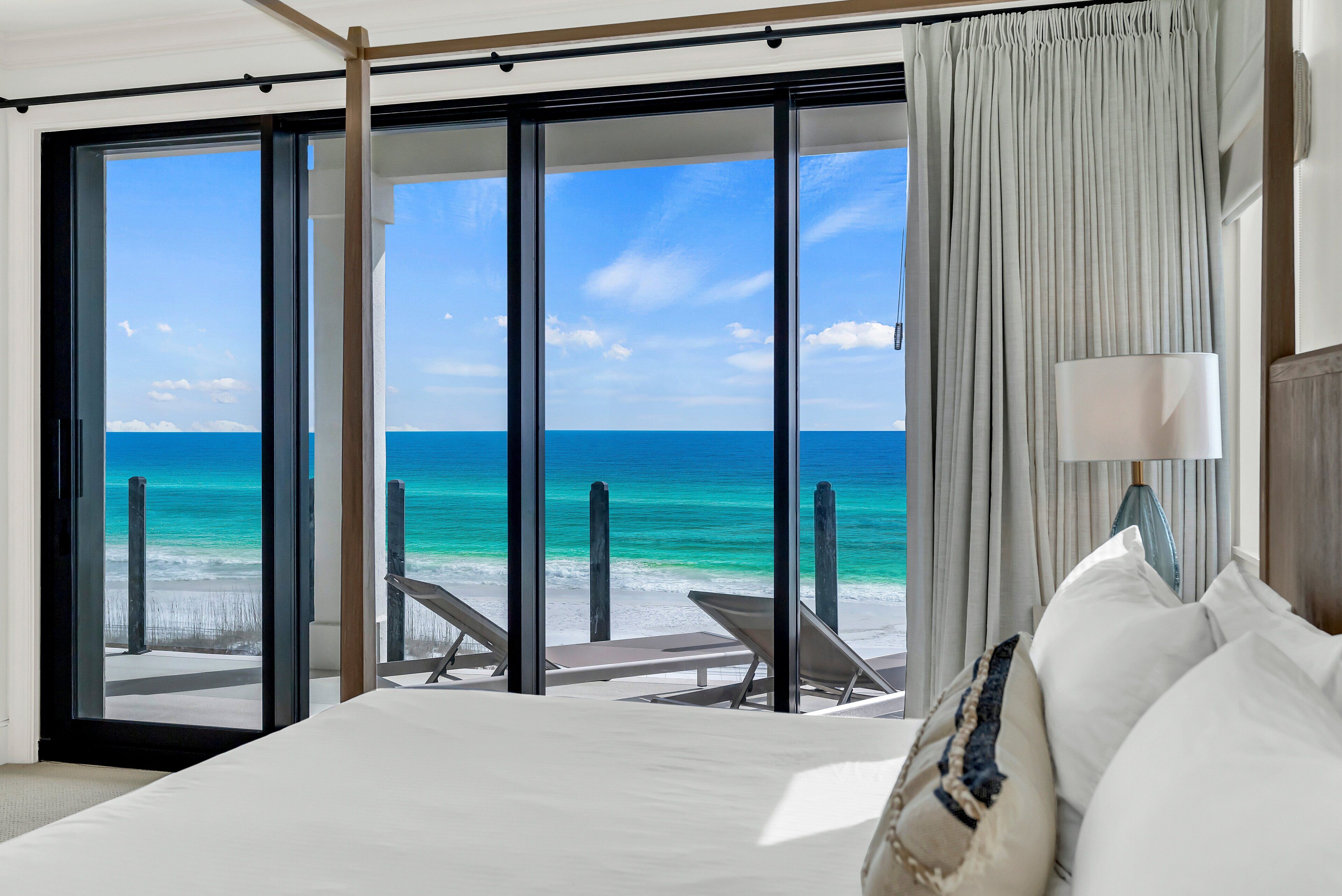 6 عدّة غرف نوم وواي فاي مجانًا وملاءات أسرّة