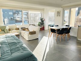 40-inch LED TV with cable channels, pay films, offices