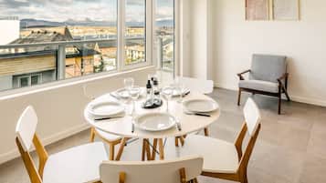 Apartment (Urbano 3) | In-room dining
