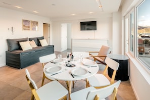 Apartment (Urbano 2) | In-room dining