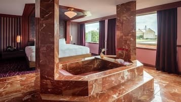 Suite, 1 King Bed, Bathtub, City View | 1 bedroom, Frette Italian sheets, premium bedding, pillowtop beds