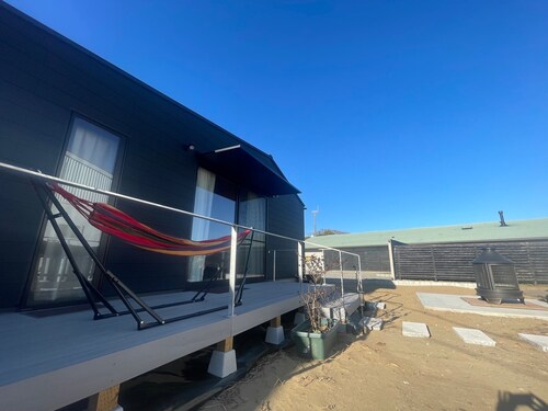 Minimal quad Ran 4 person building / Sambugun Chiba