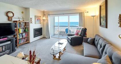 Oceanview Condo Near Casino. Pet Friendly.