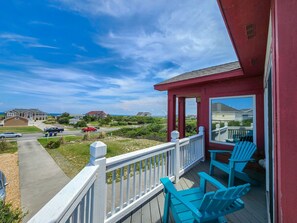 Terrace/patio - 3 PALMS - 7 Bed, 6.1 Bath dog friendly w/pool, hot tub, game room and elevator! (Southern Shores)