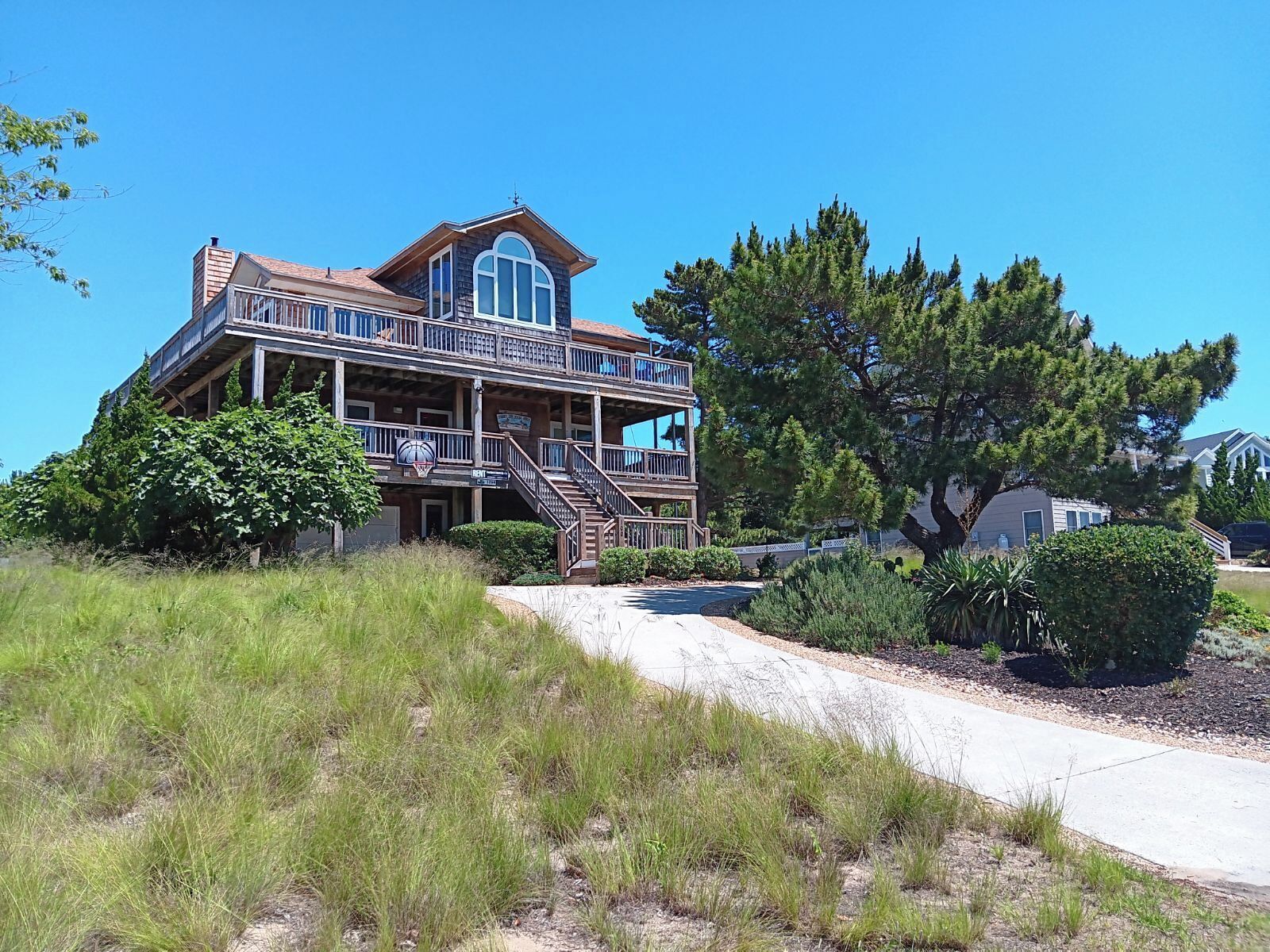 Amazing views! 4 bed, 3.1 bath in Duck w/pool and hot tub, DOG FRIENDLY