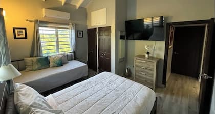 2Bd Apartment on Main Rd - Ernieâs Place 2N