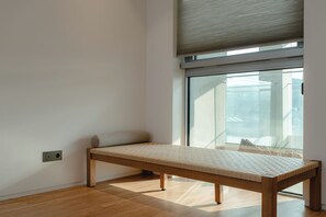 1 bedroom, Frette Italian sheets, premium bedding, down comforters