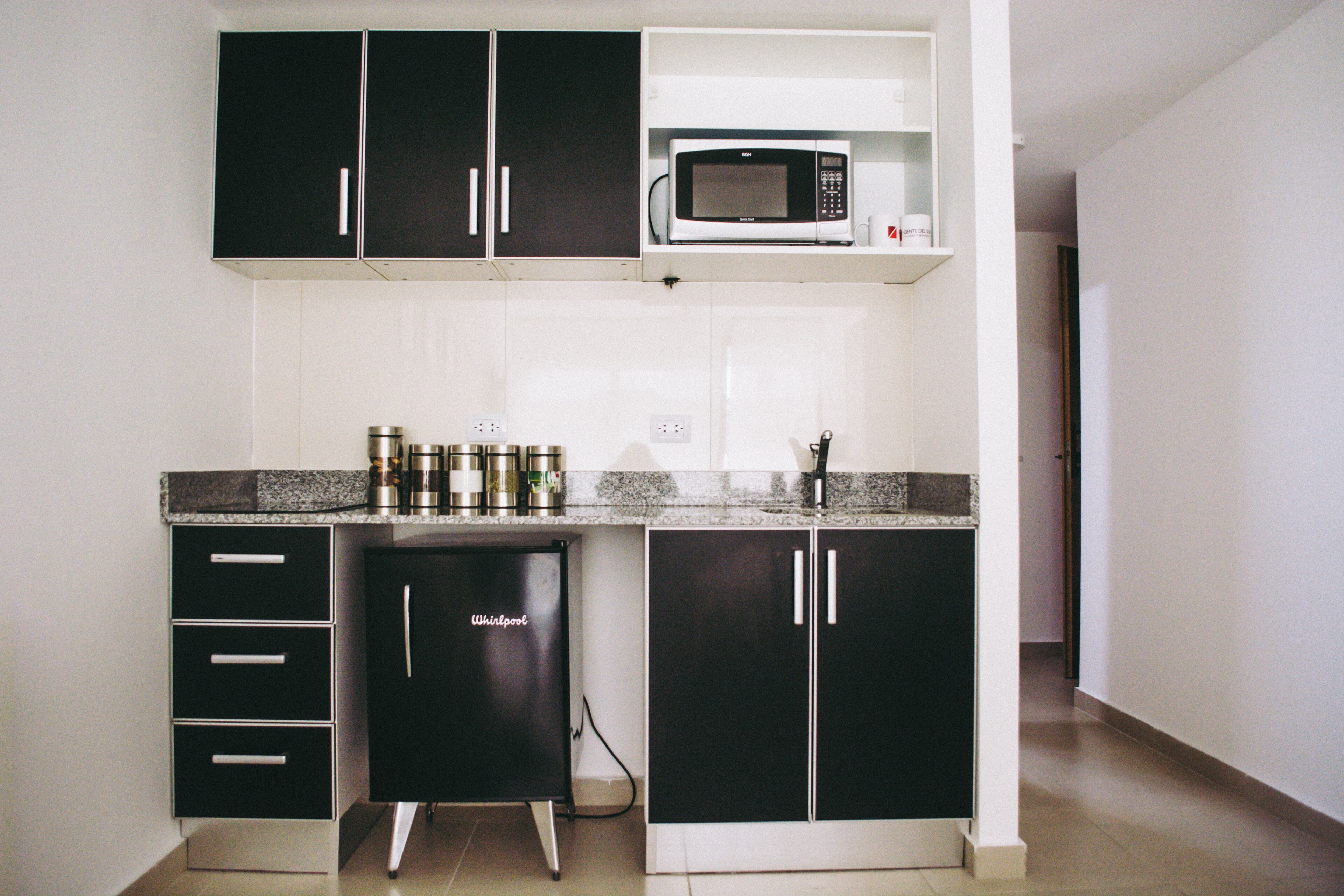Studio, Mountain View (Amundsen) | Private kitchen | Mini-fridge, microwave, oven, stovetop