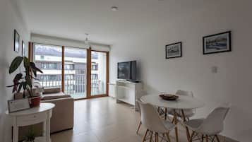 Apartment, 1 Bedroom, Balcony, Mountain View (Amundsen 2) | Living area | 40-inch LED TV with cable channels, pay films
