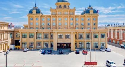 Manzhouli Jinlongquan Hotel (Zhayanuoer Museum)