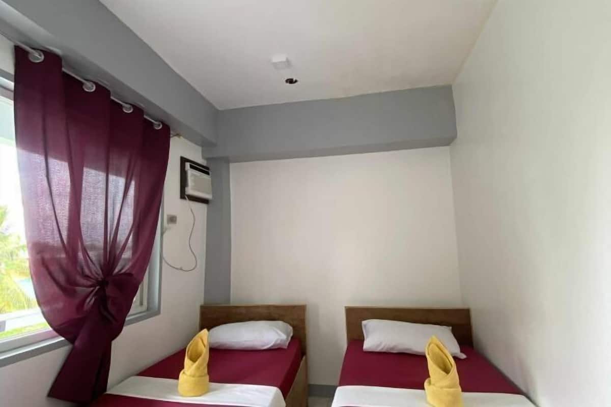 デスク、WiFi (無料)