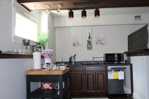 Fridge, microwave, stovetop, dishwasher - Walkout Guest Suite in basement with Pool, HotTub in Bedford (Bedford)