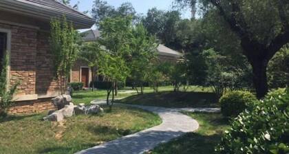 Red Mansion Guest House Beijing