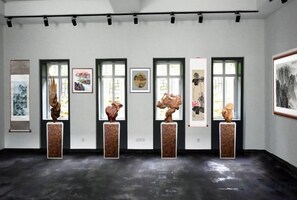 Unclassified image, 4 of 35, button - Red Mansion Guest House Beijing (Beijing)