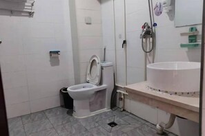 Bathroom - jujia lianhe jiudian (Boye)