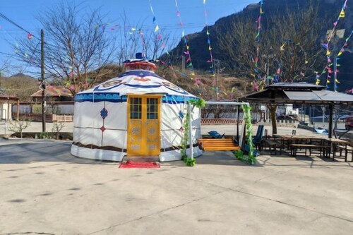 Xinglong Xiaoshan Farmhouse