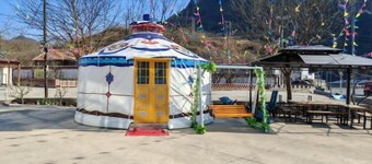 Xinglong Xiaoshan Farmhouse