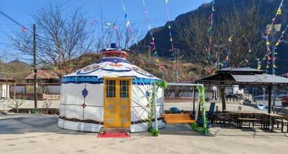 Xinglong Xiaoshan Farmhouse