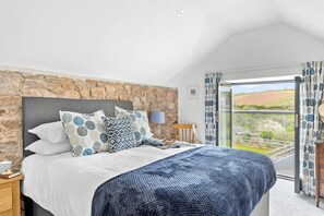 1 bedroom, iron/ironing board, Internet, bed sheets