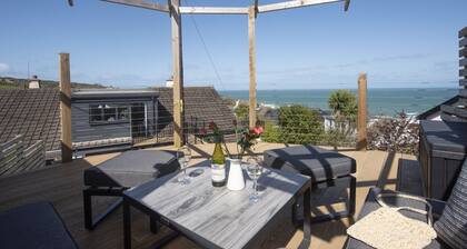 Greensleeves - a house that sleeps 8 guests in 4 bedrooms