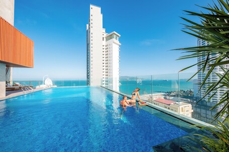 Rooftop pool