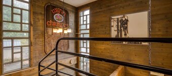 Thunderhead Lodge: Pool & Game Room Fun Top Floor