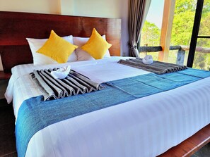 Minibar, in-room safe, bed sheets - PIDA COFFEE FARM LODGE (Sen Monorom)