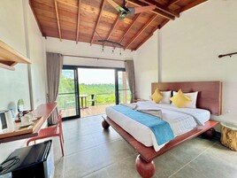 经典单人房 | 迷你吧、客房内保险箱、床单