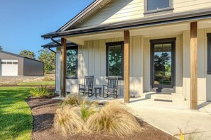 Exterior - Gearhart Getaway: Hot Tub + Walk to the Beach (Warrenton)