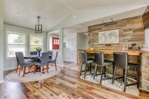 Dining - Monmouth Retreat w Hot Tub, Playground & Game Room (Monmouth)