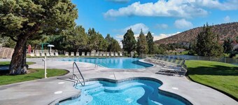 Desert Sky Daydream: Eagle Crest Golf Resort + EV