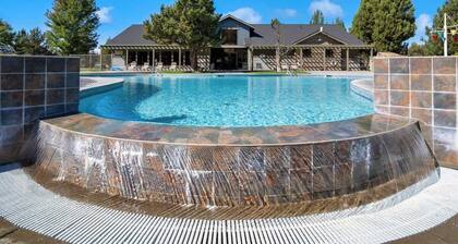 Desert Sky Daydream: Eagle Crest Golf Resort + EV