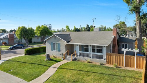 convenient Cozy house near tower district