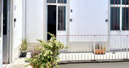 Central Spacious, Clean Apartment 4-6 family & pet, Ideal for Family or Groups