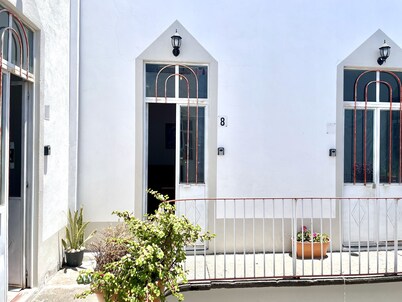 Central Spacious, Clean Apartment 4-6 family & pet, Ideal for Family or Groups