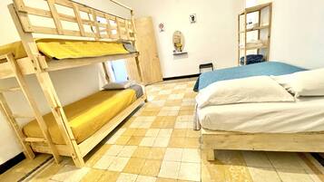 1 bedroom, desk, iron/ironing board, WiFi