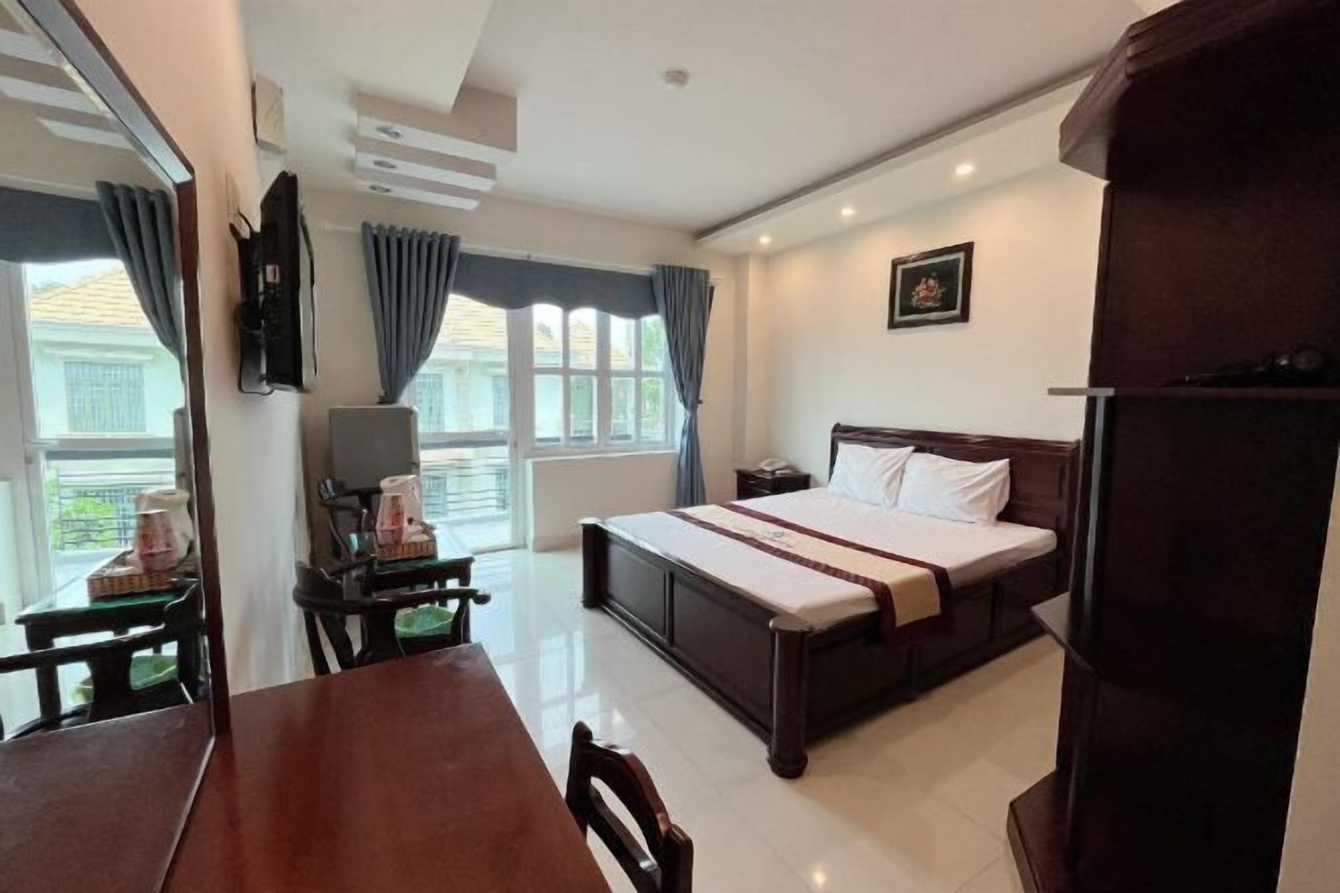 Ropa de cama de alta calidad, minibar, escritorio y cortinas blackout 