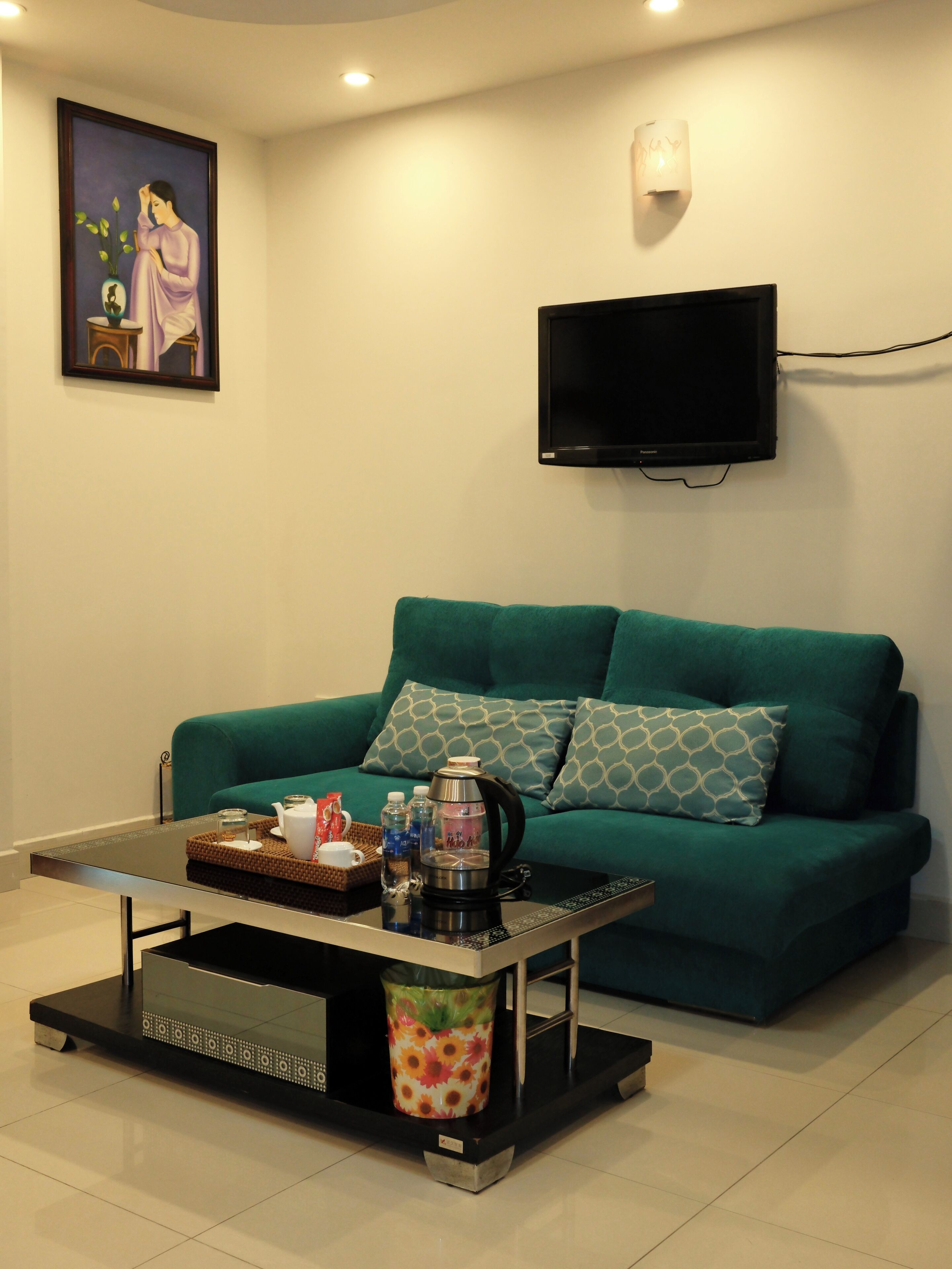 Executive Suite | Premium bedding, minibar, desk, blackout drapes