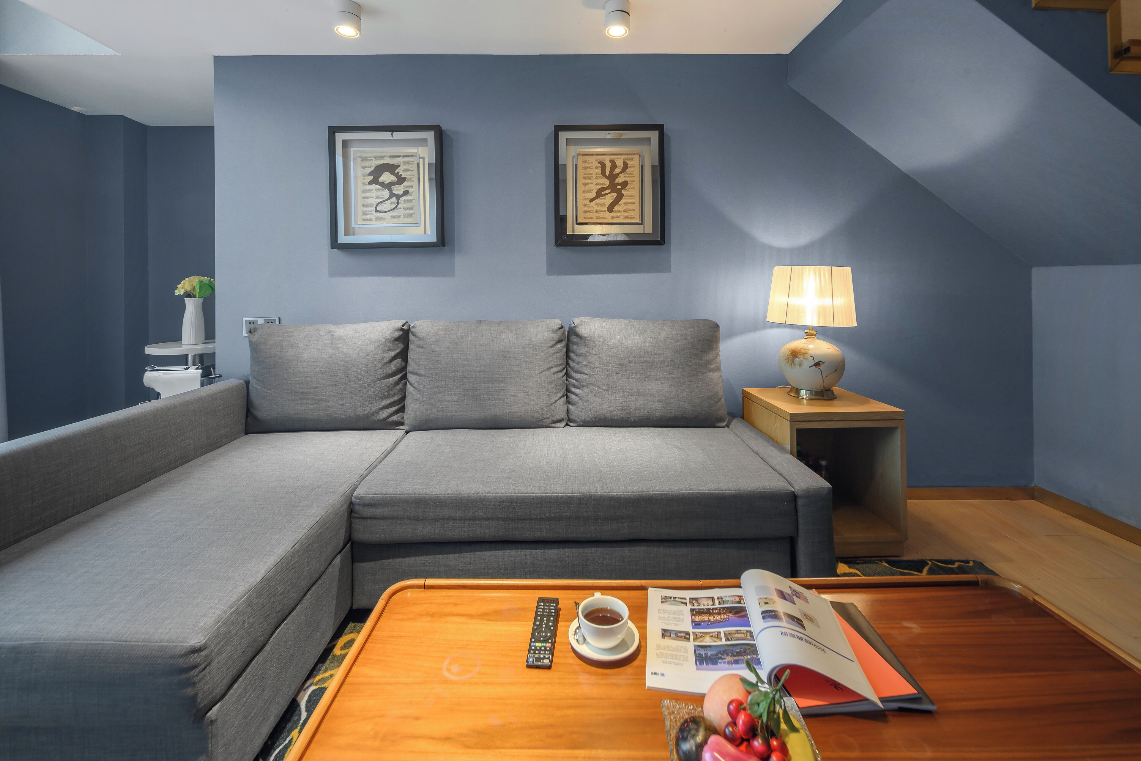 Business Studio Suite | Down comforters, free minibar, in-room safe, desk