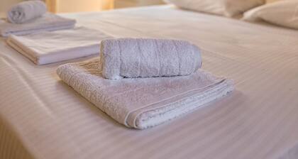 Tinos - House - Sleeps 5 - Pet Friendly - Parking