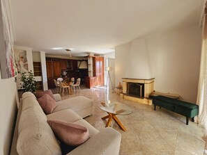 TV, fireplace - Corfu Dream  Kanoni Apartment (Corfu)